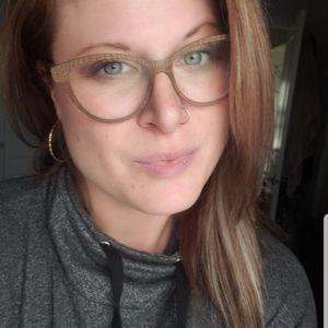 Meet your Posher, Eva